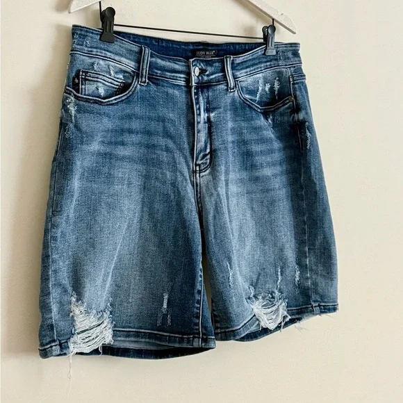 Judy Blue Bermuda Distressed Shorts High Rise Size 1X - Picture 2 of 10